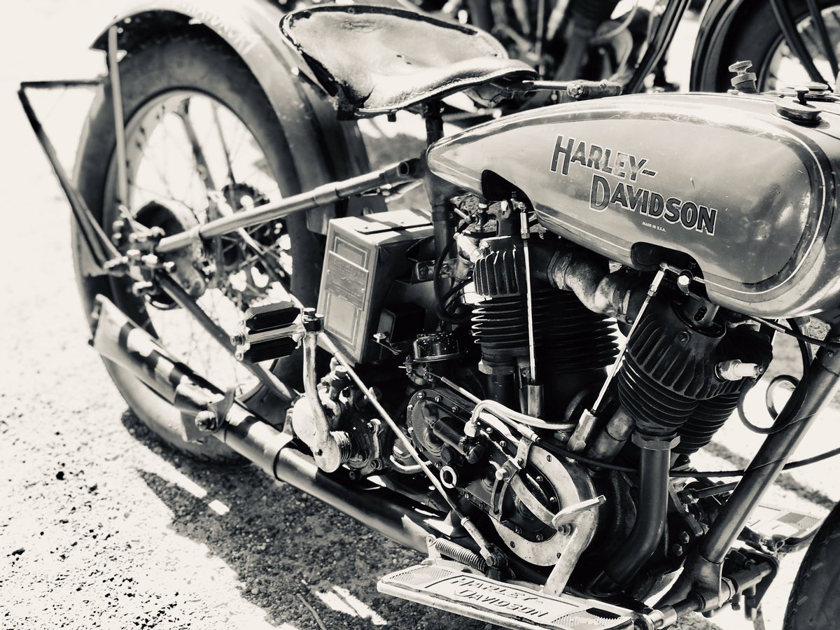 tt59z12's tweet photo. K氏のJD。戦前モデル
#harleyjd #ohv #vintageharley #vintageracer #ハーレー #オホッツバルブ #サイドバルブ #津島市 #天王川公園 #天王川オートレース #ハーレーダビッドソン #ビンテージバイク #クラシックバイク #写真撮影 #バイクイベント #レーサー #vintagebikes #sidevalve #Fヘッド #バイク https://t.co/6x5WQ6NhXa
