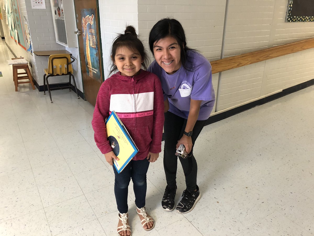 KDTAYLOR2000's tweet photo. @LamarElementary @AmandaG15606801 @mrssilva261 WFHS PALS in action! https://t.co/4oyKoSwsyC