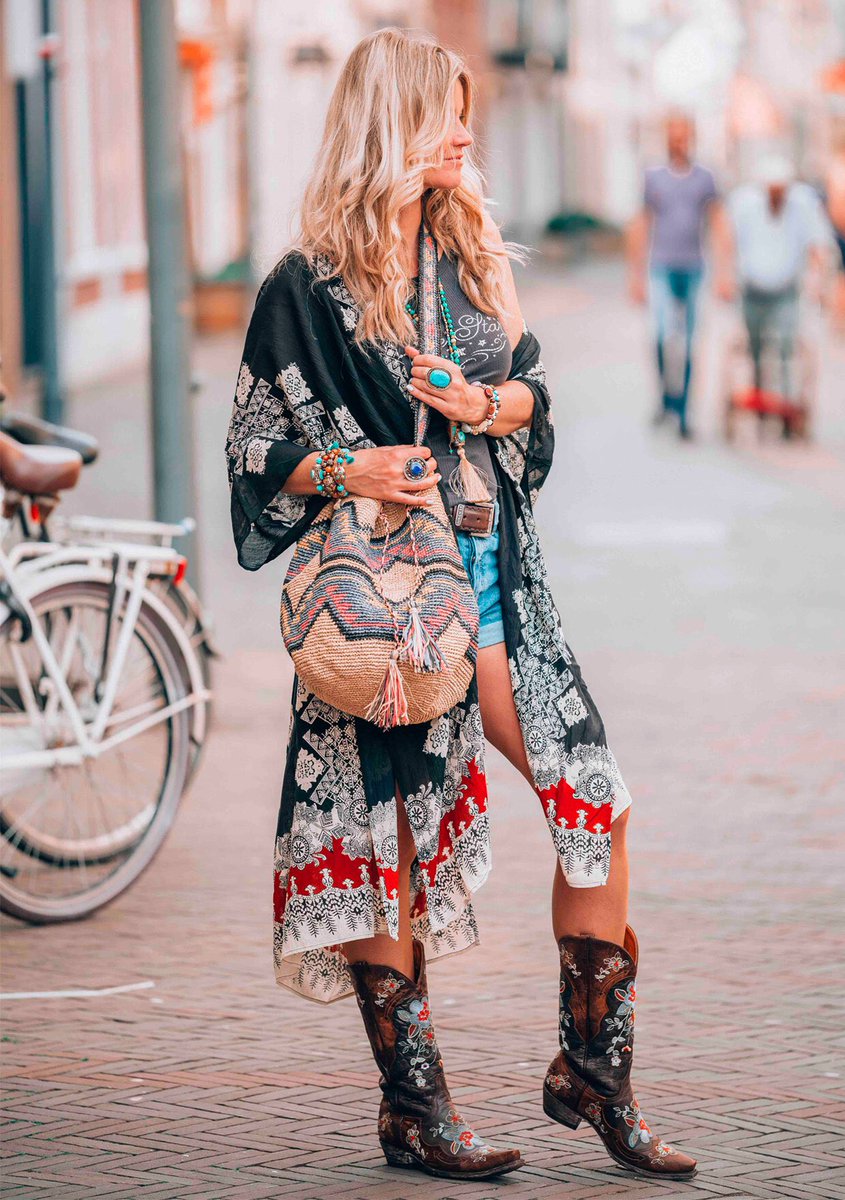 _shopsublime's tweet photo. Oh my goodness do we love this kaftan! Gorgeous and perfect fall accessory 🍁#fallfashion https://t.co/5nU8xjSPwE