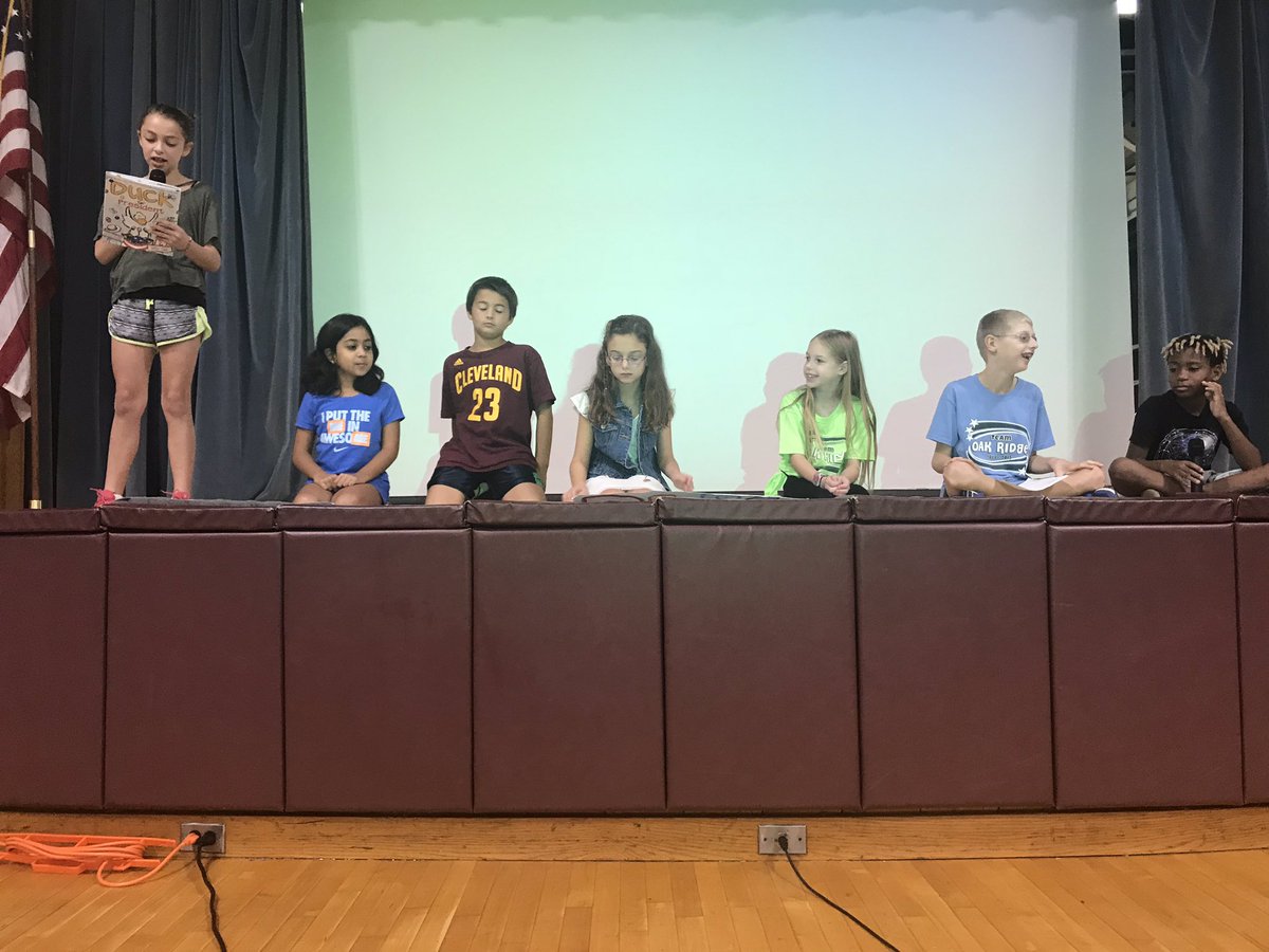 BetsyStone23's tweet photo. Great Countdown today!  I love hearing the whole school sing together. @SASD_OakRidge https://t.co/LsuQ1bAv59
