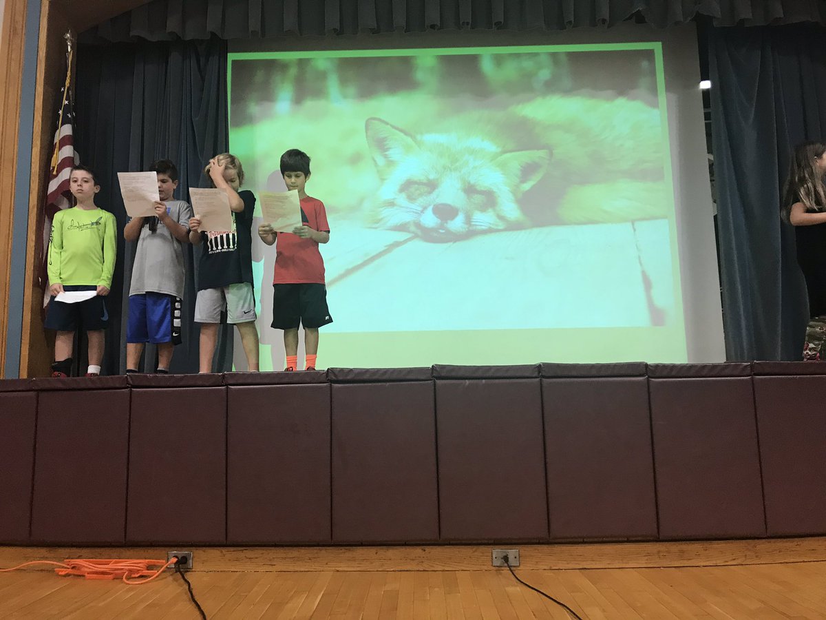 BetsyStone23's tweet photo. Great Countdown today!  I love hearing the whole school sing together. @SASD_OakRidge https://t.co/LsuQ1bAv59