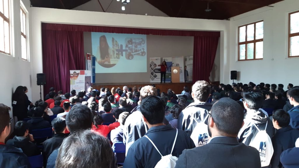 MTTChile's tweet photo. #AgendaMTT🗓 Ministra @GloriaHutt participa de premiación del evento Academy Conference para Educación Media Técnica Profesional, que reúne distintas especialidades TIC https://t.co/tn9KxNIkvt