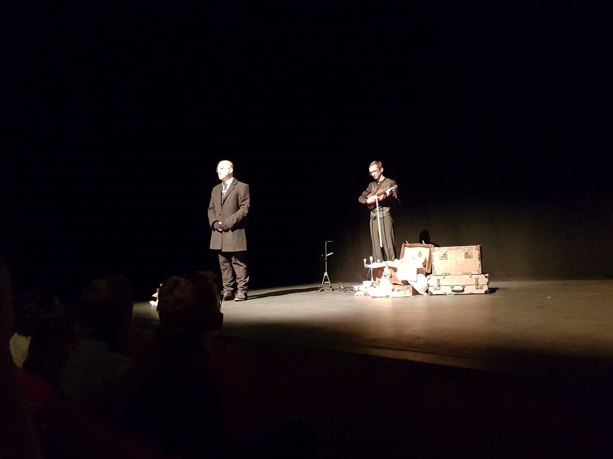 EngNewman's tweet photo. Now time for Shivers ! Here with all of @HighTensileUK and all of SAIY too #litscene https://t.co/nU8twweQTR