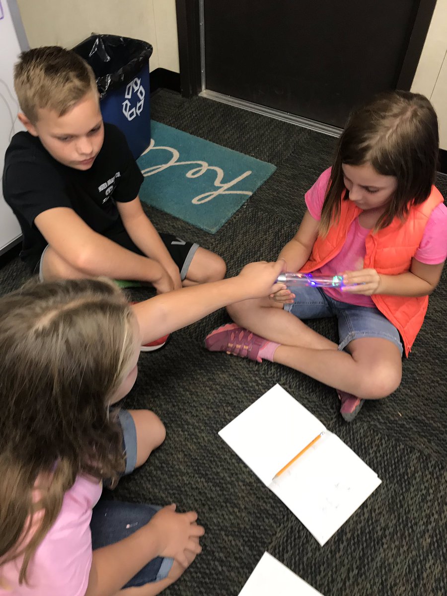mrsborns18's tweet photo. How many ways can you light up an energy stick? #completecircuits #transferofenergy #behawesome #hawesnation https://t.co/uhlM5UJLPz