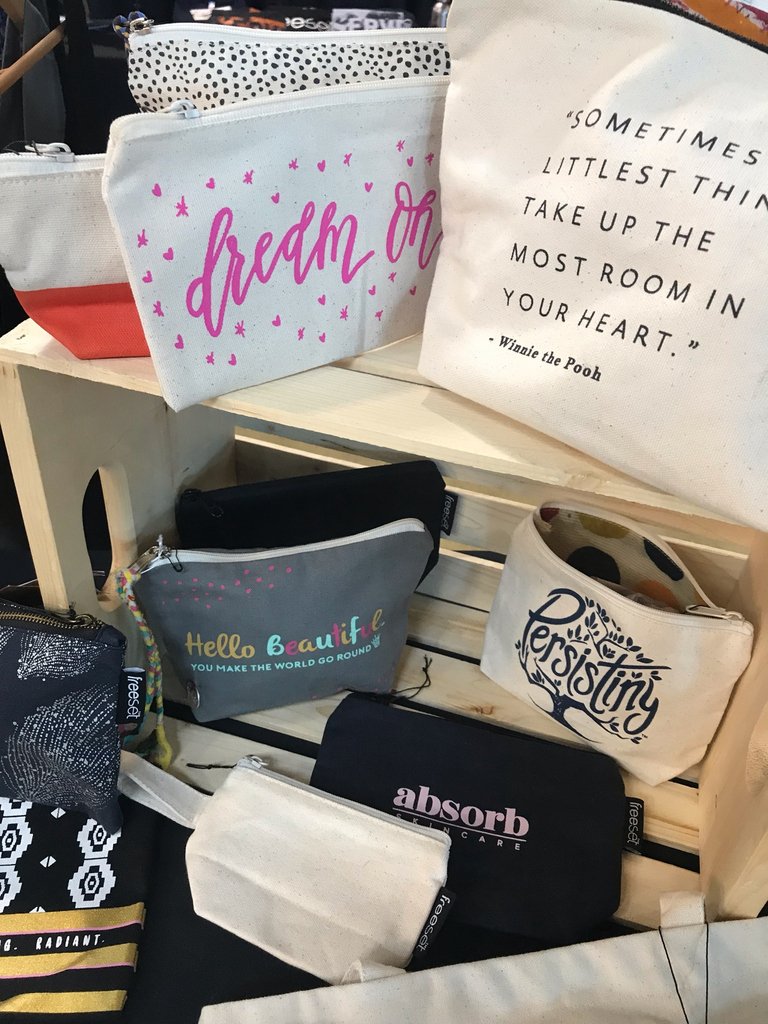 freesetUSA's tweet photo. The first day of @oceanprograms OCEAN Conference 2018 is off to an awesome start! Stop by the Freeset booth to check out our JUST IN wristbands and tons of custom product options for your business!⠀
#OCEANconference #customproducts #ethicallymade #freesetusa #b2b https://t.co/6q8cdvfZNS