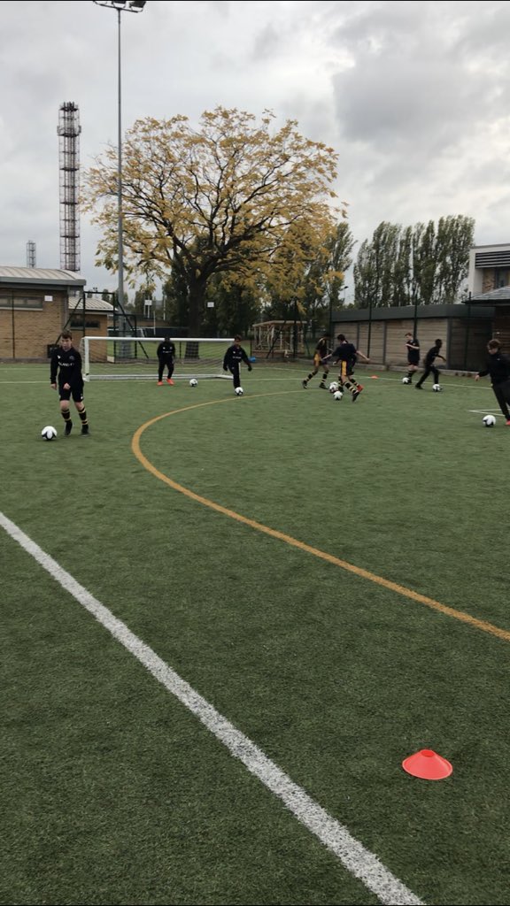 BDA_QPR's tweet photo. Just the 67 boys there tonight. Brilliant first session ⚽️⚽️⚽️ https://t.co/ob3e1ckp5l