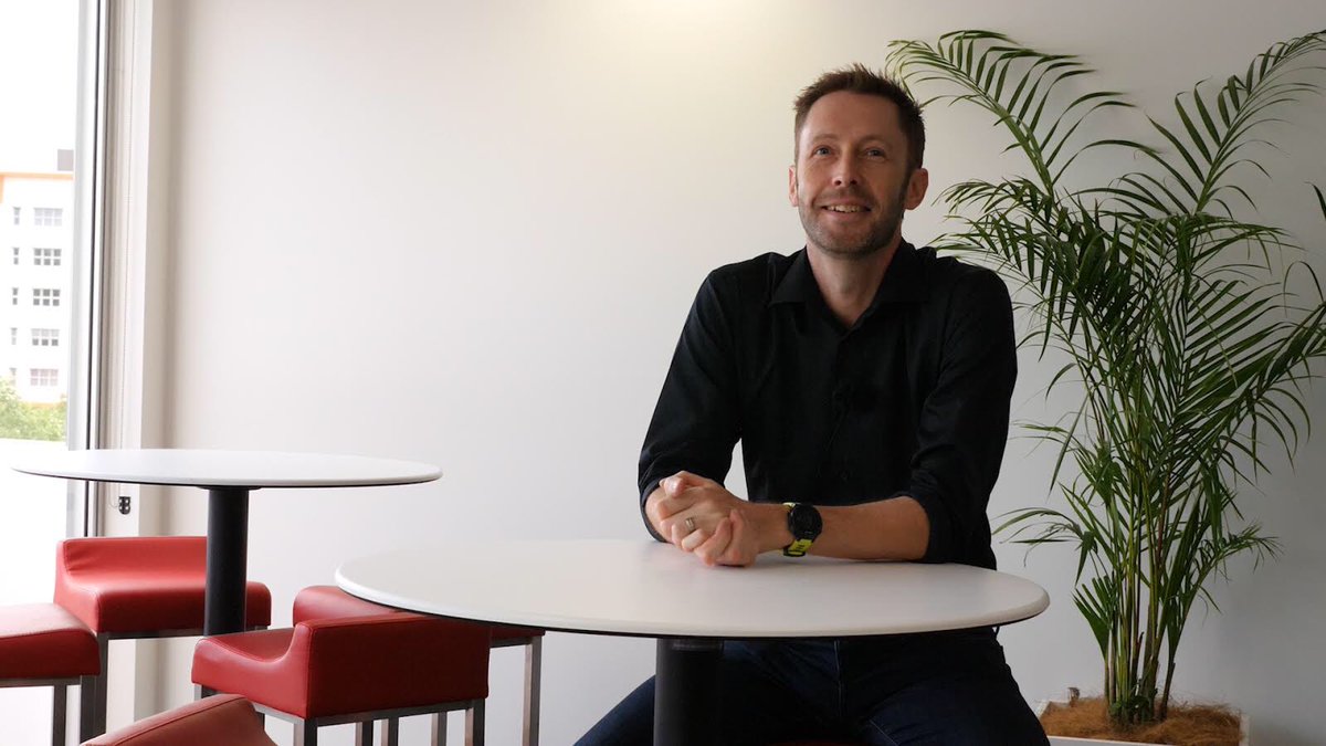 StartupStatus tweet media