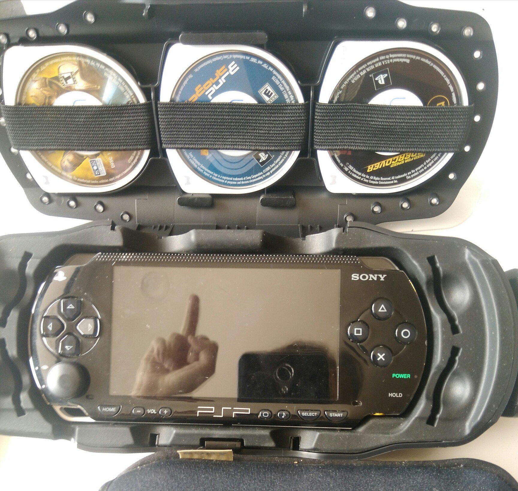 TW Pornstars ★Ruby_Knox★. Twitter. One of the best handheld consoles ever made. psp wipe. 8