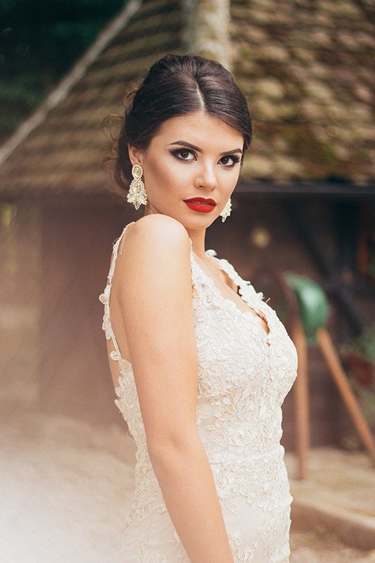 Bridal season is among us! Booking for 2019!! Packages available to for large groups, local and on destination!
.
.
.

 #bride #love #weddinginspiration #makeup #mua #beauty #wedding #weddingphotography #tampahairstylist #tampaphotographer #tampamakeupartist
