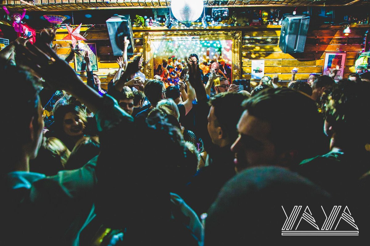 Looking 4ward scenes like this on Saturday with <a href="/richnxt/">richnxt</a> at our new venue Bermuda Bob's🙌🏼

Imagine YAYA ... but thru a 40k Funktion One sound system 🔊👌🏼

Tickets here:
tickettannoy.com/event/Me-c-L7U…

**Buy a ticket and be in with a chance of winning a bottle of Prosecco on the night**