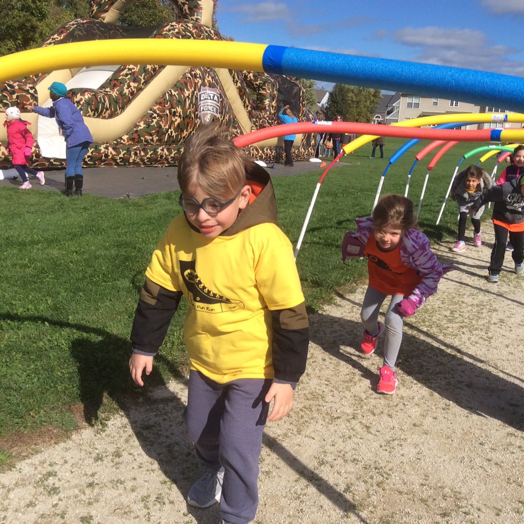 MBiermeierGRS's tweet photo. Fun Run! Thank you Glacier Ridge PTA! We had a great time! @CrystalLakeSD47 @GlacierRidgeD47 #polarbearpride #funrun #PTArocks! https://t.co/9vZI80yPKu