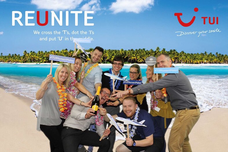 JillCarter5's tweet photo. #makingtuimoments #funatwork @TUIJobsUK TUI Airways ✈️☀️ #emotionalconnection #happyemployees #happycustomers https://t.co/dTigbVCnV8