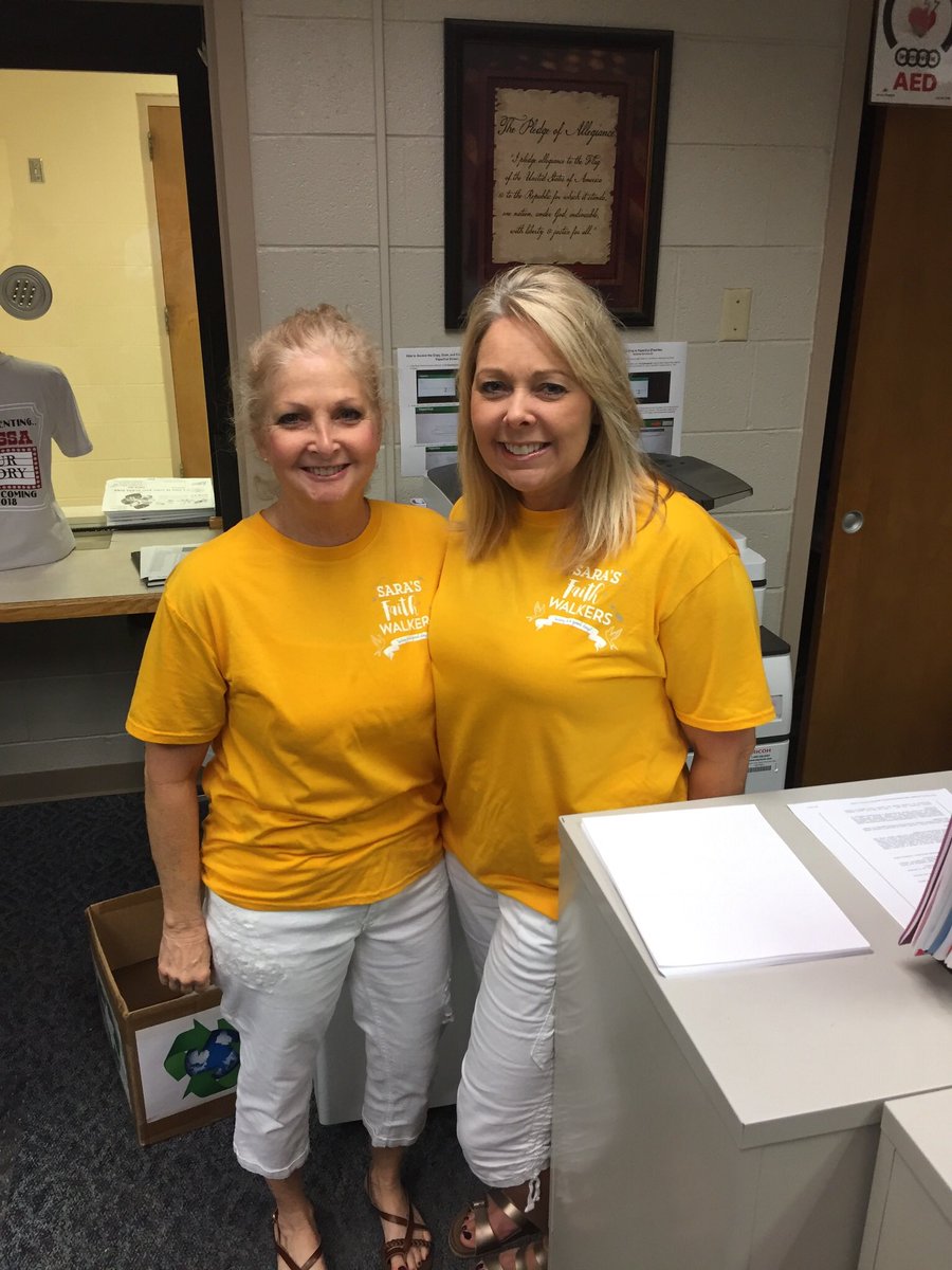 1davemaclean's tweet photo. Can I get some retweets for these outstanding OHS secretary’s?@dowell1231 &amp; Linda Mallot.  They along with ‘The Briscoe’ &amp; staff made my day today with lunch &amp; fun for my BDay. Thank you! ❤️ my new Odessa fam! It’s a great day to be a Bulldog! @odessar7_stuco @OHS_Activities https://t.co/zgLRsamlgl