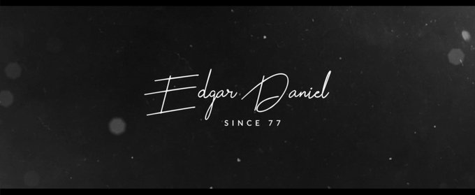 &iexcl;Se acab&oacute; la espera! Esta noche se estrena mi nuevo sencillo &ldquo;Termin&oacute;&rdquo;. Gracias a mi equipo de trabajo<a href="/tag/bogota"class="tags"><span>#bogota</span></a>