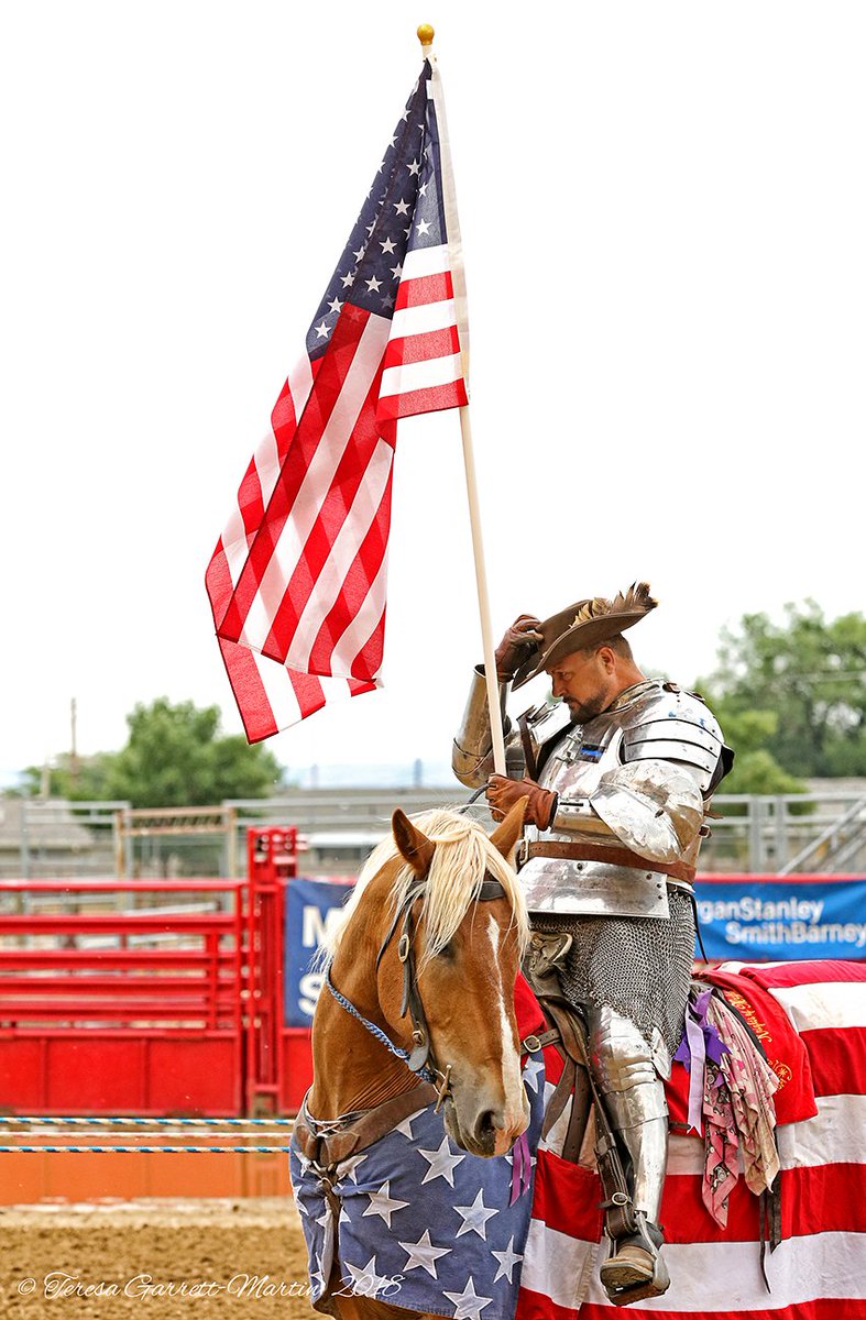 KnightsMayhem's tweet photo. Knights of Mayhem Captain Charlie Andrews and his famous War Horse Jagermesiter, proudly supporting the USA! #jagermeisterthewarhorse #knightsofmayhem #komantion #worldchampion #warhorse #proudlysupportingtheusa #proudveteran #Veterans https://t.co/lkLwoUZJ62