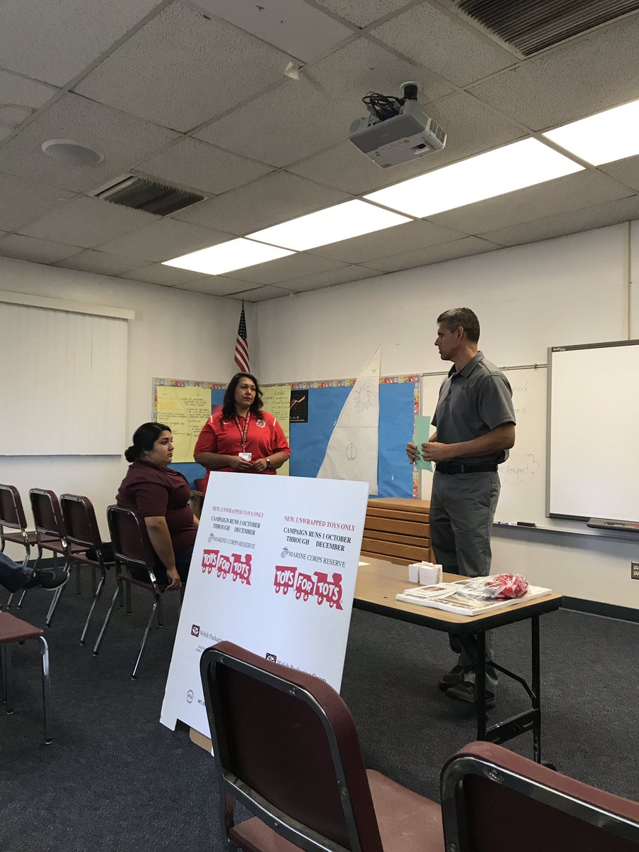 Toys for Tots meeting <a href="/BRS_Academy/">Browning Road STEAM Academy</a>! I love collaborating with other community members to make a positive difference in the lives of our students. @SAaronResendez <a href="/AmbelinaGDuran/">Ambelina GarciaDuran</a>