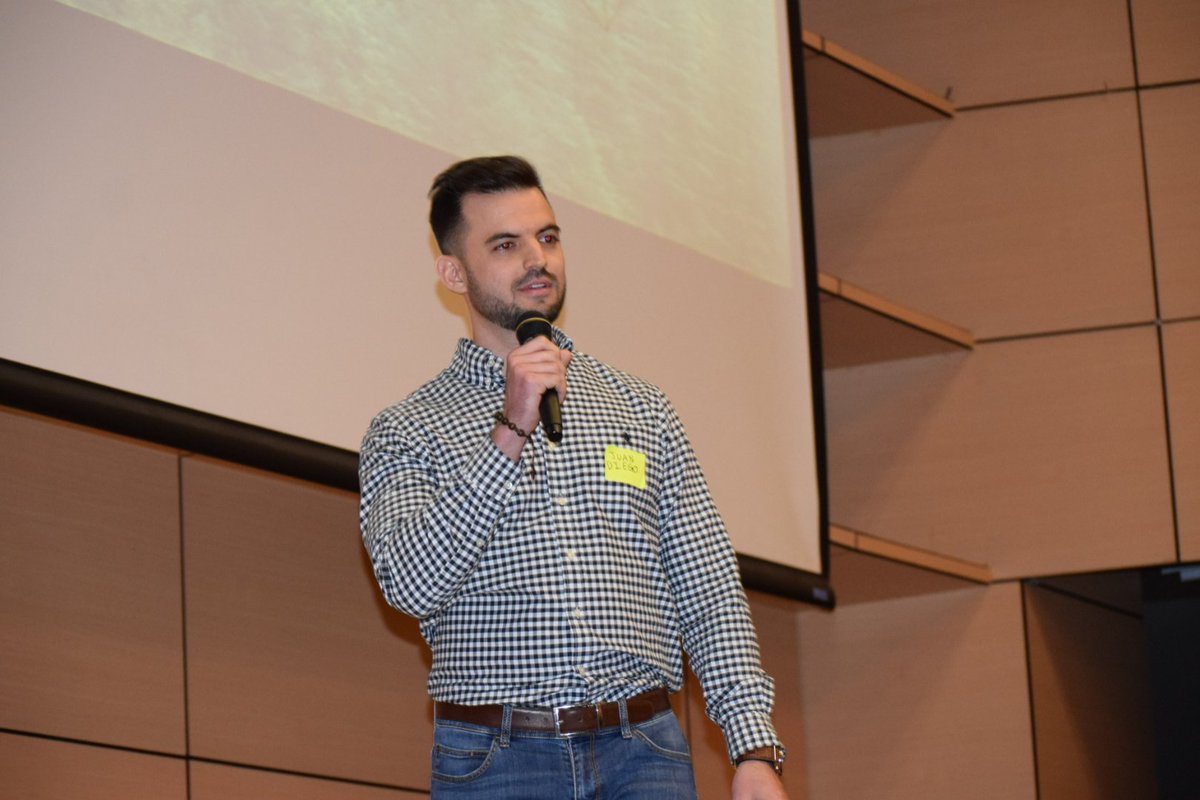 camaraaburrasur's tweet photo. Estamos en la charla de realidad empresarial con los #emprendedores creadores de la marca Green Bear #speakers del #NetmeSur Jornadas Empresariales de #Networking 🙌 testimonios que incentivan las relaciones colaborativas 👌 https://t.co/XANj23m9eM