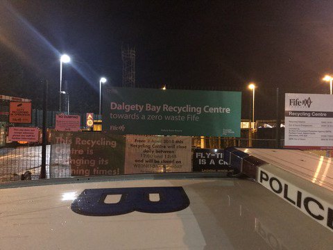 PSOSSWFife's tweet photo. As #CommunityCops, we carry out regular checks of the industrial estates in our area 👮🚓. Always on the lookout for anyone up to no good 🕵️.  Same again tonight... #OpPrinciple #AcquisitiveCrimeWeek #StayingVisible #PreventingCrime https://t.co/cRFvDs9oAu