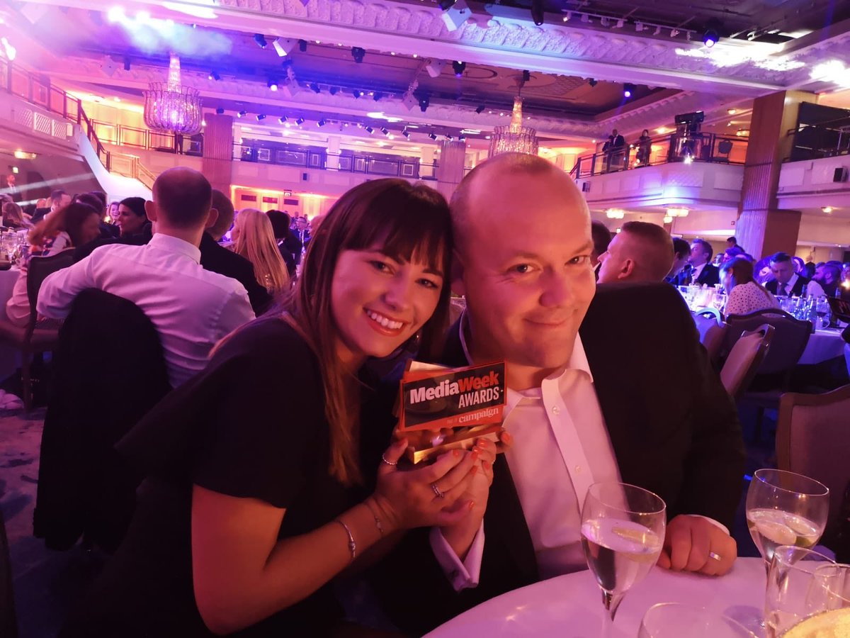 ExterionMediaUK's tweet photo. Our immersive strawberry-scented campaign on #LondonUnderground for @Pernod_RicardUK’s #BeefeaterPink gin has won a bronze #award at the @MediaWeekAwards in the Media Idea category 🏆Congrats to all those involved! @Posterscope @Havas_UK 👏 #ExterionMedia #Innovation @TfL https://t.co/u8SechhI9s