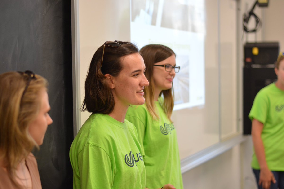 MacEngYouth's tweet photo. Countless inspirational stories being shared on #DayOfTheGirl 👊 
We are committed to engage female mentors from all aspects of STEM in our #GirlsPrograms to inspire the next generation of female leaders 👯‍♀️

Free Girls Programming >> https://t.co/wa8js09Sg6 https://t.co/xqaEnNBE8i