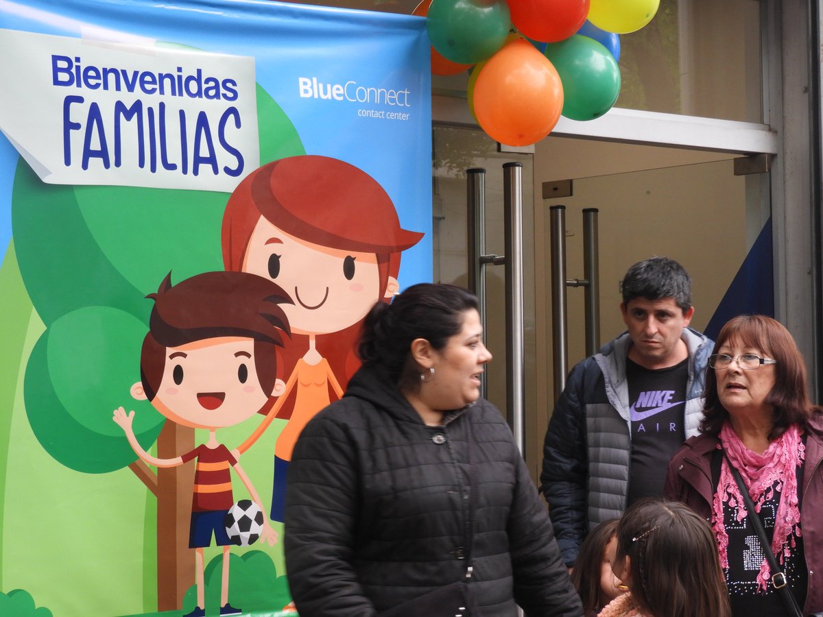 Blueconnect_Arg's tweet photo. ¡Gracias a todos los que vinieron a visitar nuestro lugar de trabajo 👩‍💻! 
¡Concluimos un hermoso día en #FamiliaBlue 👨‍👩‍👧‍👦! https://t.co/voHeAgpqEL