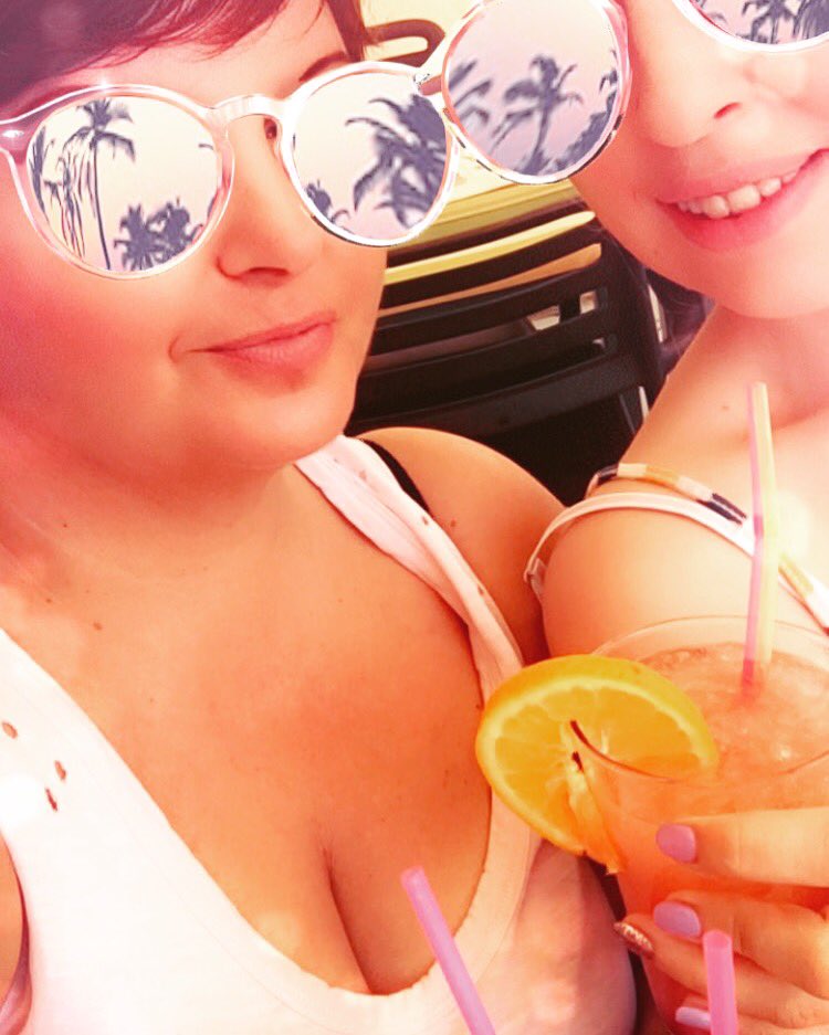BevRhodes's tweet photo. Take me back to Malaga ๐ฉ๐ #henweek #meandbecky #girltrouble #sunshine https://t.co/ARKC75Khh6