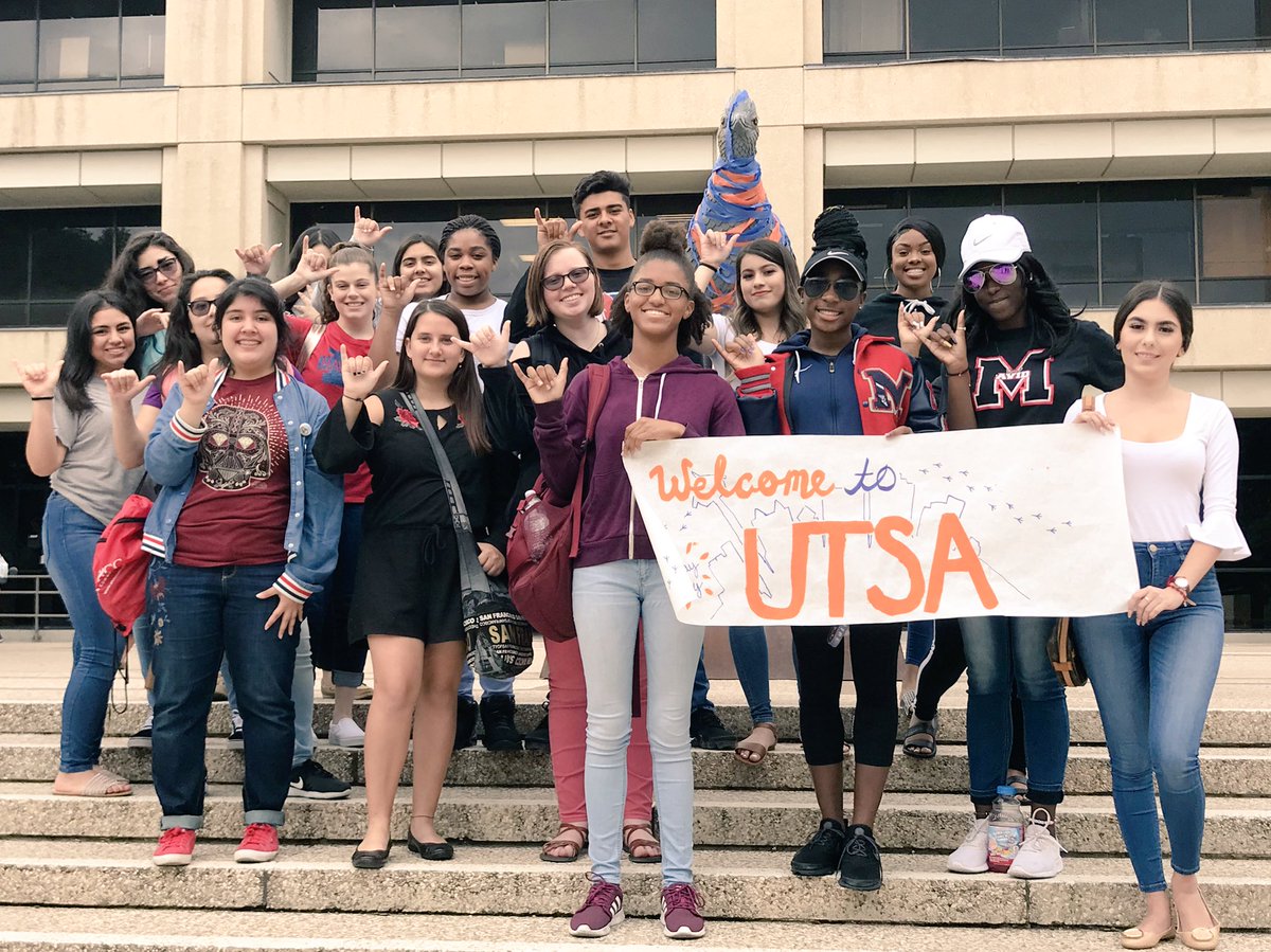 Manvel HS AVID visiting University of Texas San Antonio. It was a great tour!! Go Roadrunners  🤟<a href="/UTSA/">UT San Antonio</a> <a href="/ManvelHS/">Manvel High School</a>