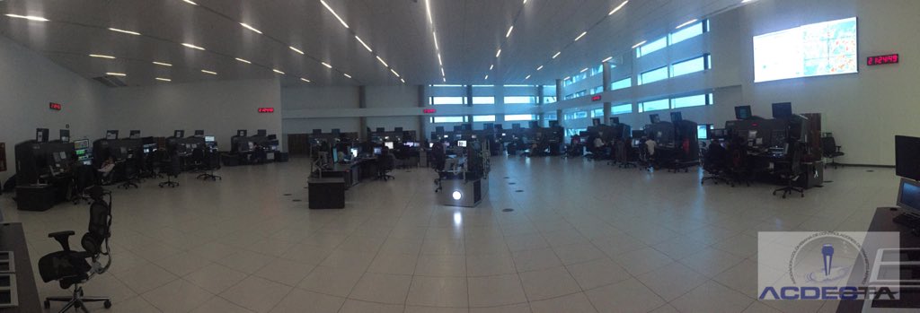 ACDECTAATC's tweet photo. Total concentración en el gran salón maestro del Centro de Gestión Aeronáutica de Colombia. Todo por la #SeguridadAérea #FirstSafety https://t.co/8IGm4VP9Ex