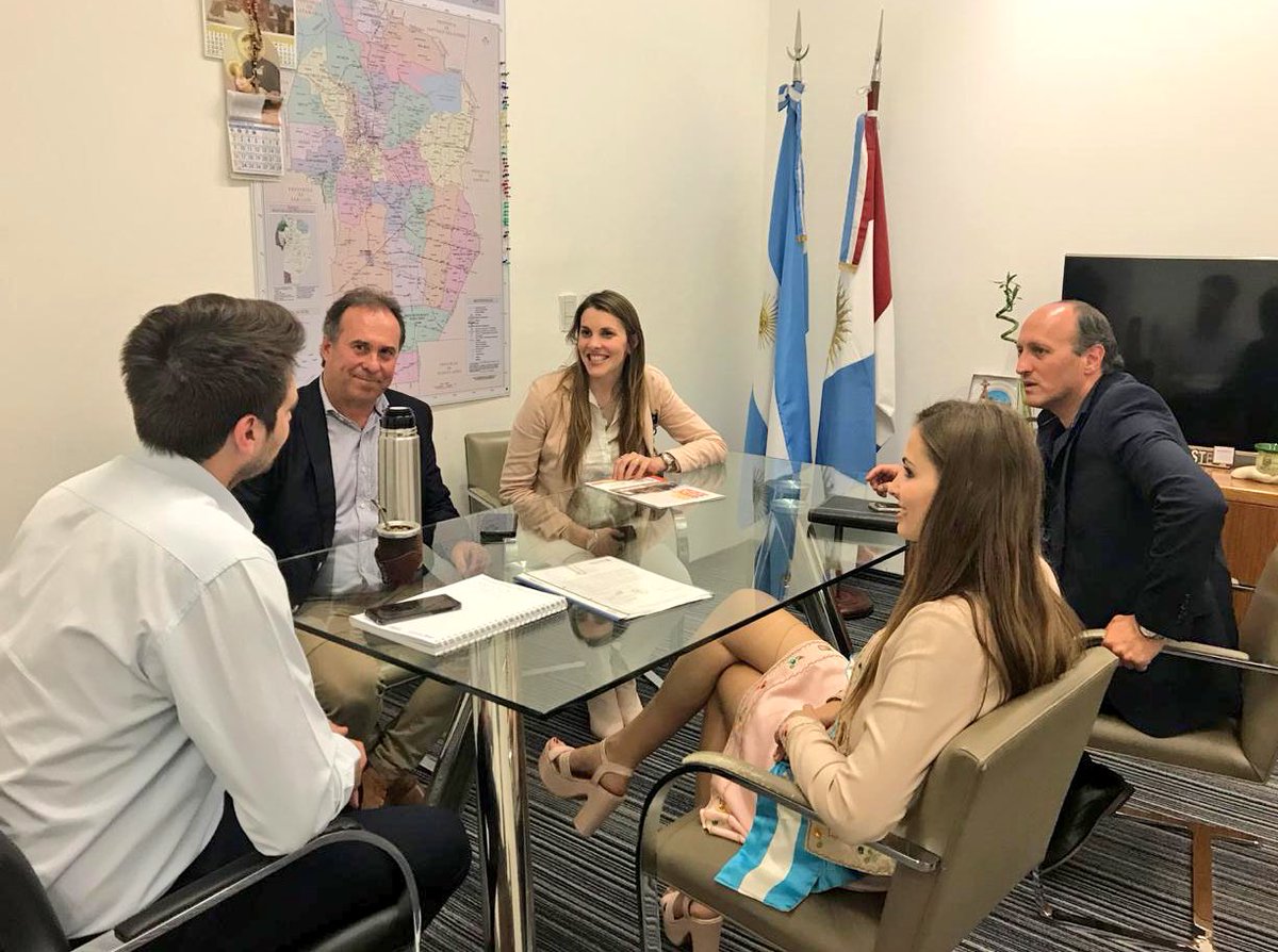 JC_Scotto's tweet photo. 🔹 [Reunión] Junto al intendente de #Hernando, @_bottasso dialogamos sobre el paso del #Subnivel. Una obra que está beneficiando al desarrollo local. Además, nos visitó la reina del Festival Nacional del Maní para invitarnos a la edición Nº 63. 👸🏻👏😀 https://t.co/p7yHm3cXuc