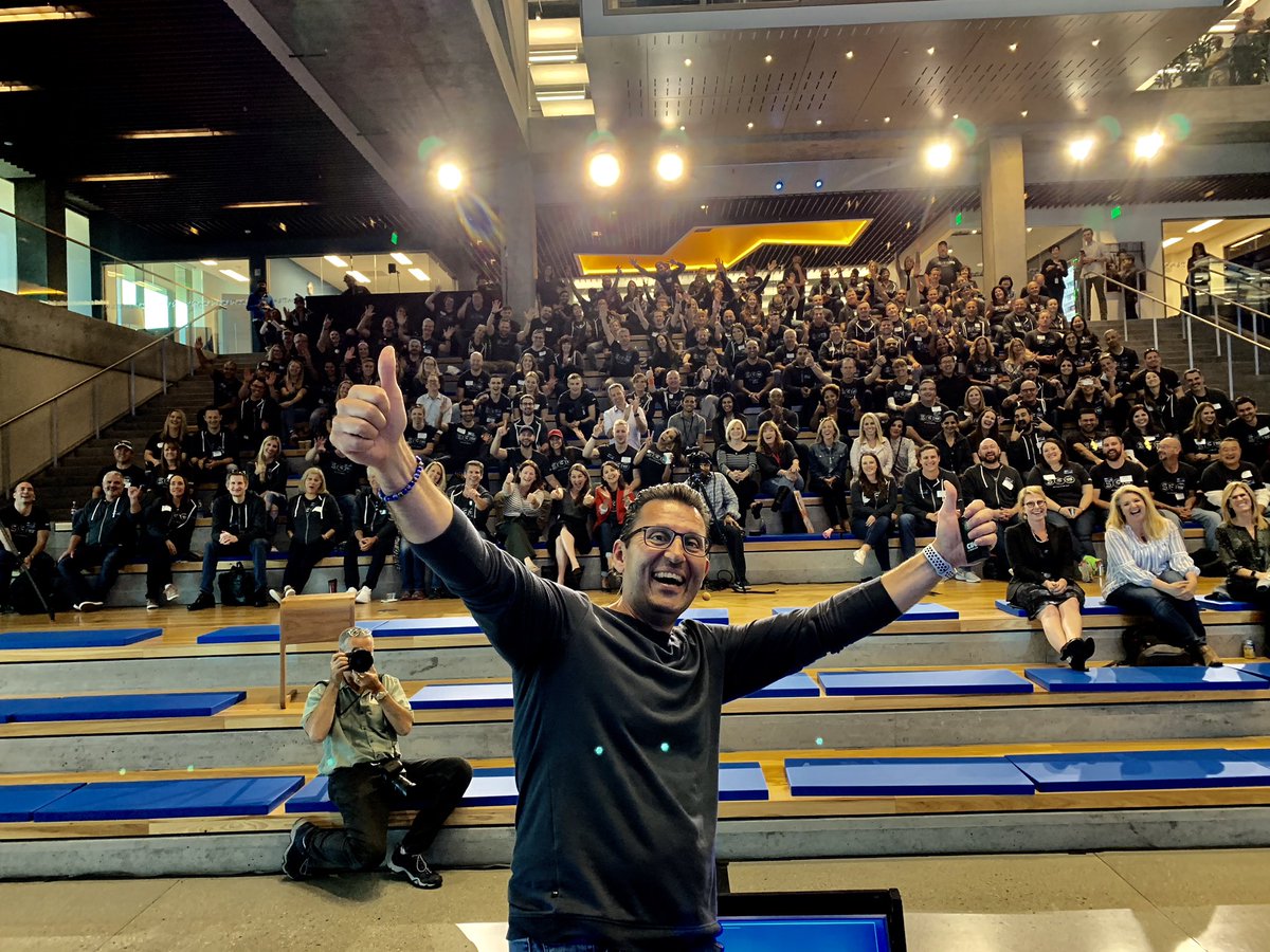sasan_goodarzi's tweet photo. Congratulations to our CEO Sales Club winners for an incredible year! @Intuit https://t.co/o9zw1VOTU8