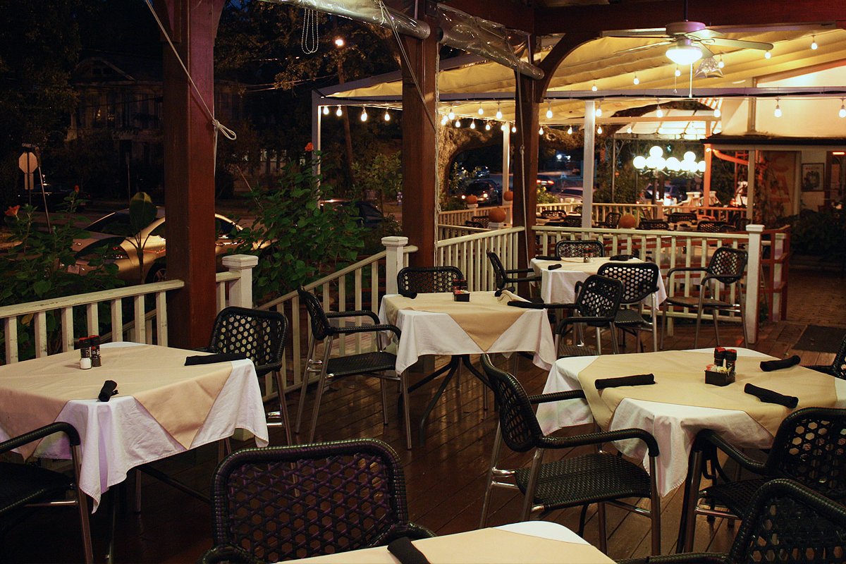 We'll be your beacon in the night's sky when you're looking for a relaxing date night experience.