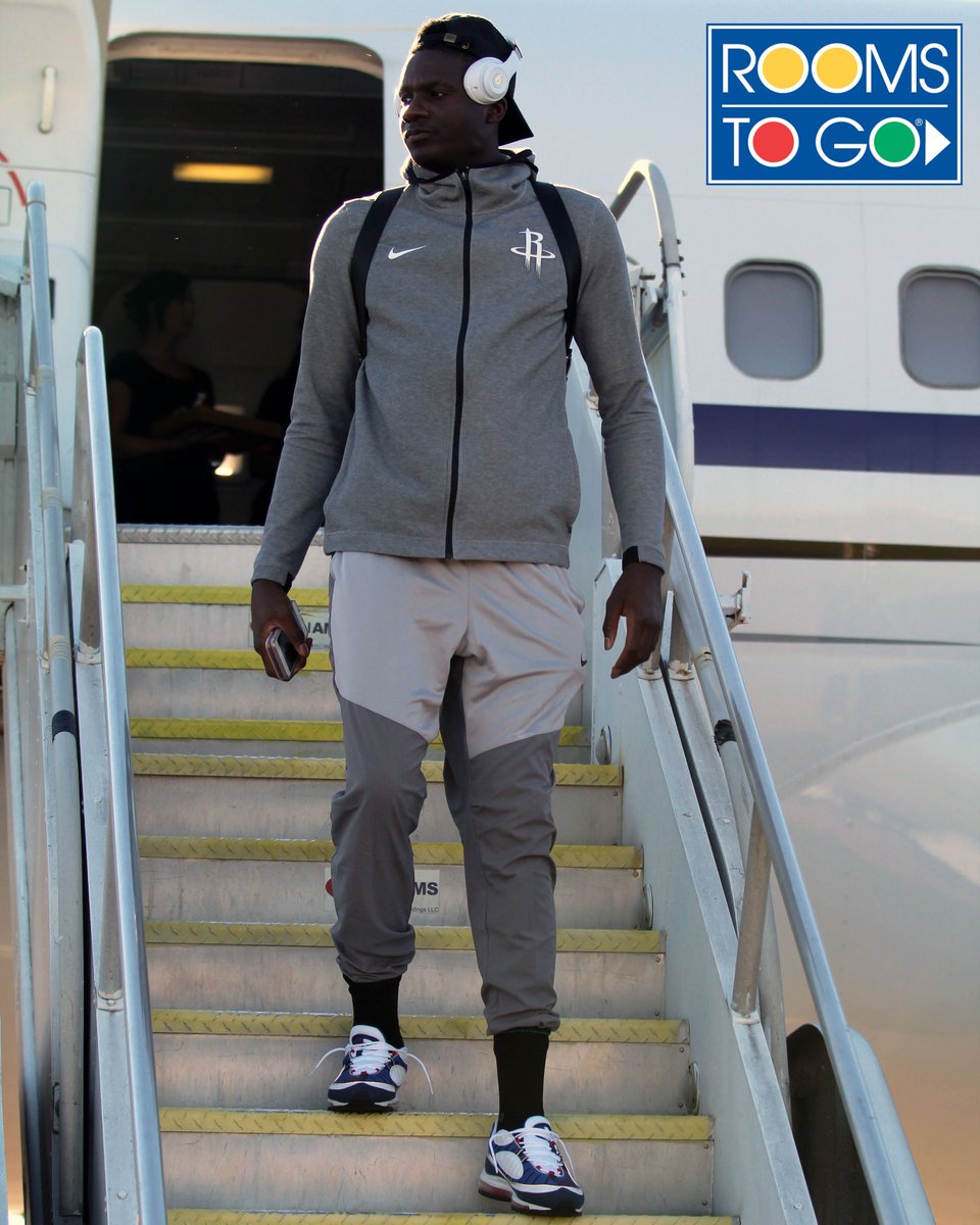 Vivian Zamora (VcrzVivian) Twitter