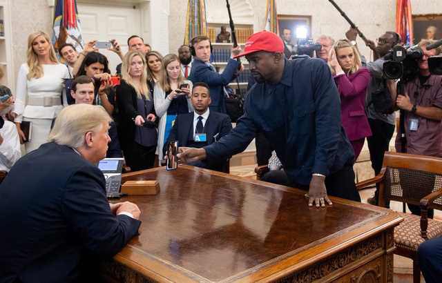 ChrisX831's tweet photo. 💀💀💀 #kanyetrump #reddit https://t.co/5tmfDGCCF1