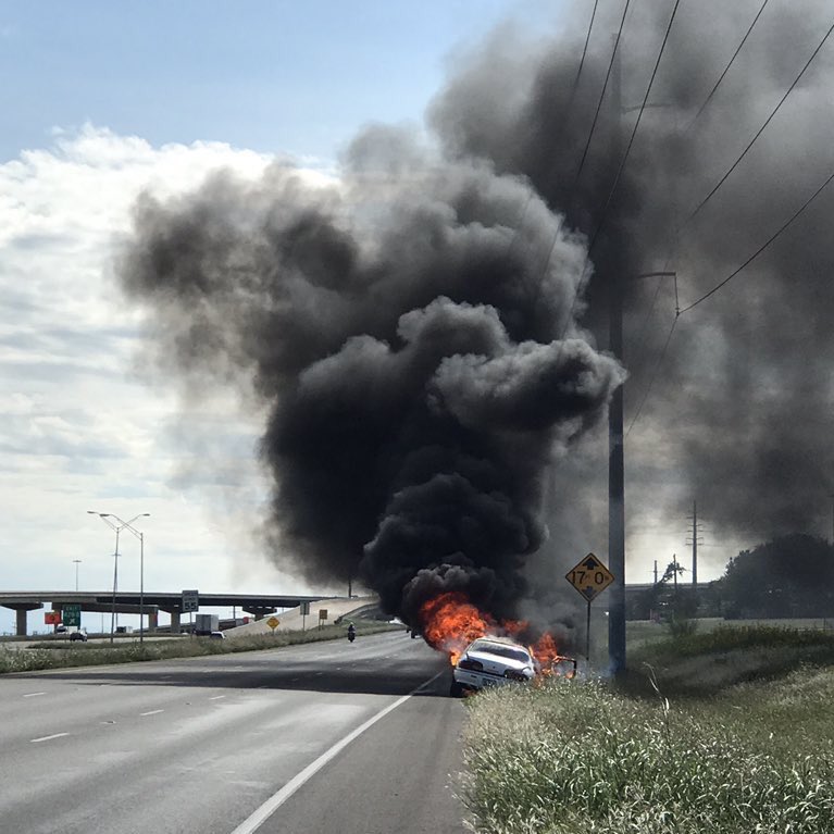 JadeARogers's tweet photo. ok so my car just caught fire https://t.co/xUKW7QDQbs