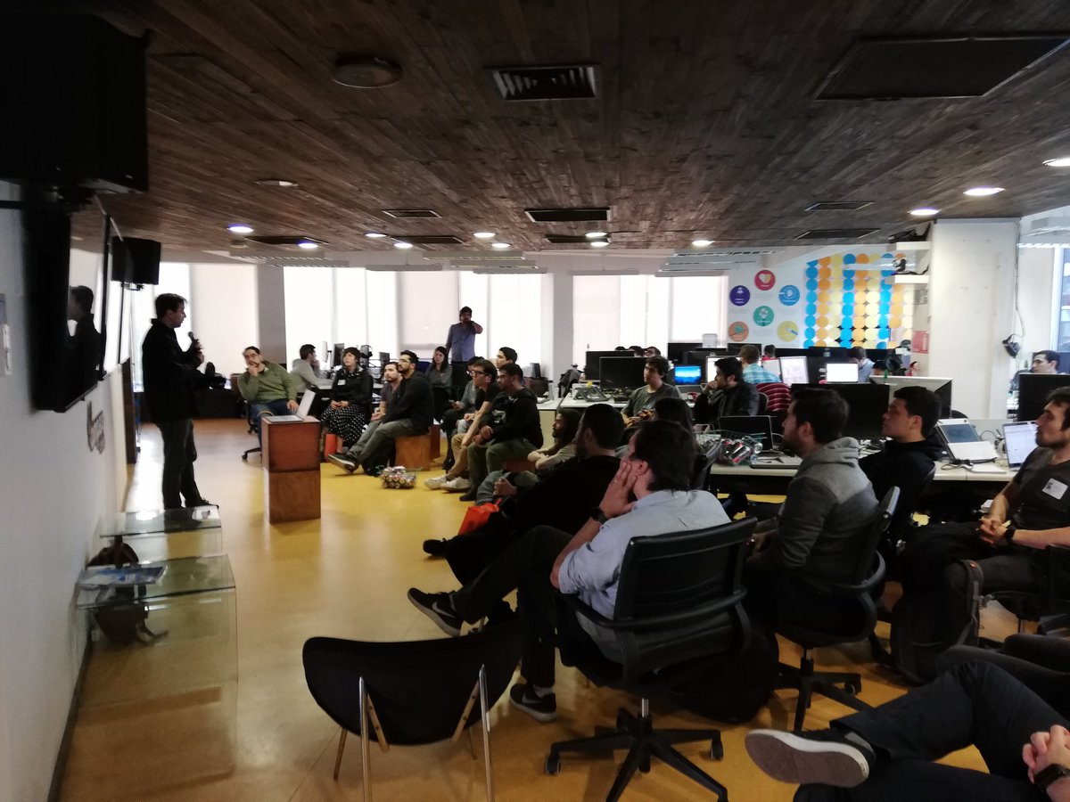 NodersJS's tweet photo. Comenzando nuestro meetup hablando sobre OrionJS un framework hecho en Chile 🇨🇱 https://t.co/WVkockw5GC