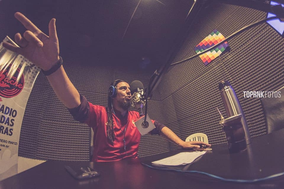 MauriElbueno's tweet photo. A las 22hs disfruta del mejor sonido con @toprnkradio
Conduce @maurielbueno
Musicaliza @todounpaloph
Novedades, lanzamientos, entrevistas!!!
#RadioReggaeLibre
- Escucha acá:
https://t.co/3BpqZzGiQz
- Mira en FacebookLive:
https://t.co/g6ivfS8jU6 https://t.co/2ng14w1z4J