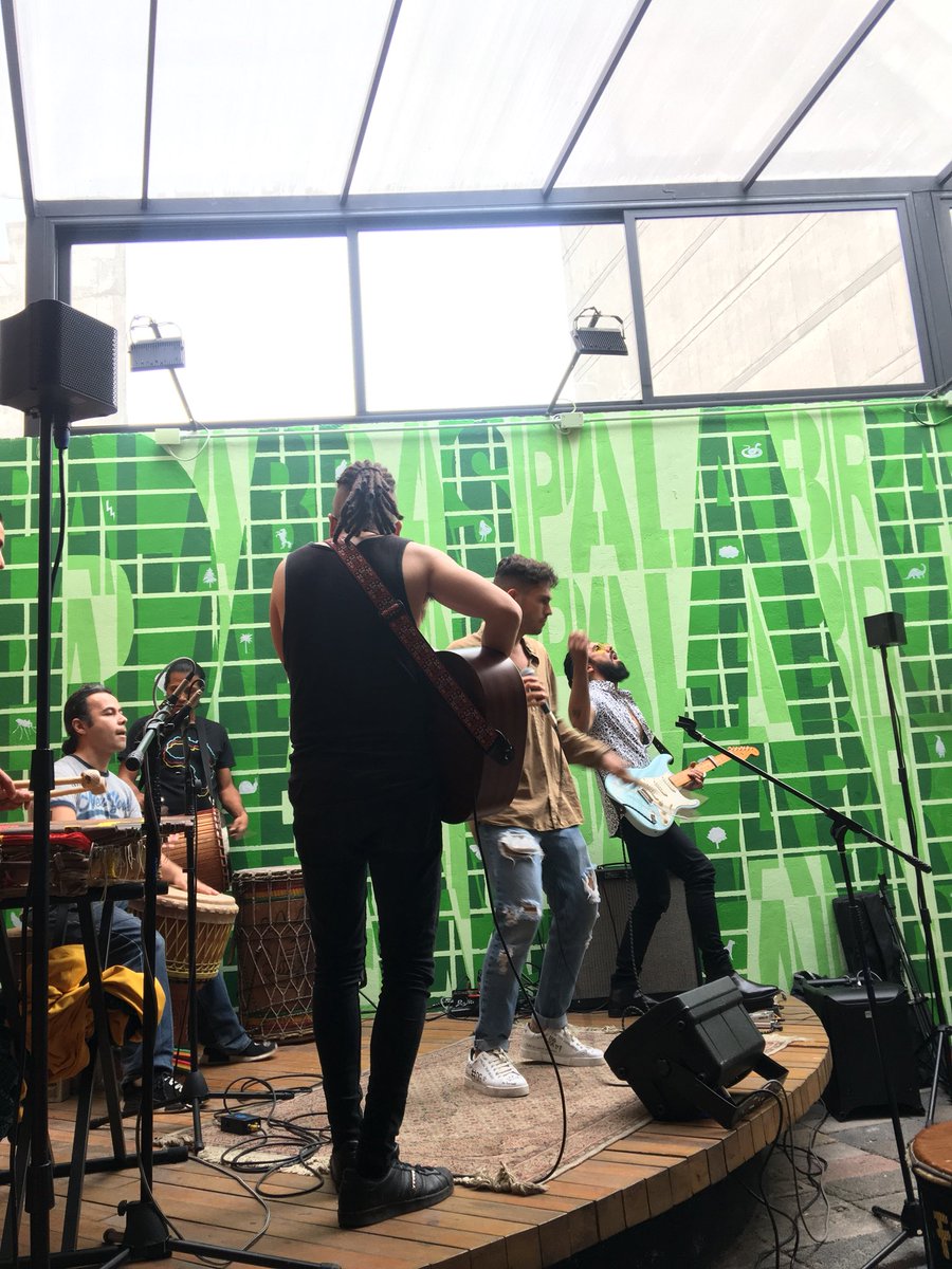 JaimeKohen's tweet photo. Preparando todo para en punto de las 7 arrancar con el lanzamiento de #FUEGOJK Los veo en @enjoyfreims condesa! https://t.co/eX9EnjTGRH