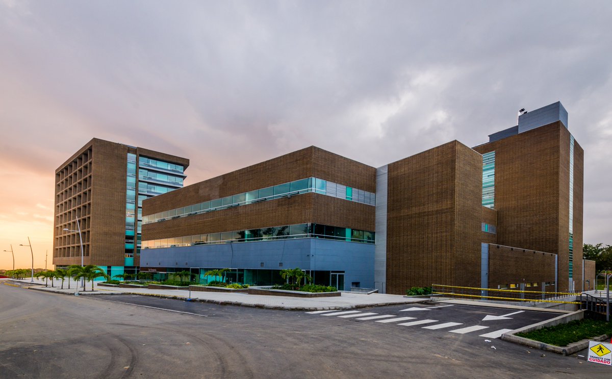 GreenFactoryCol's tweet image. Estamos felices de anunciar que obtuvimos la #CertificaciónLEED de nuestra primera #clínica! @medicadiz en #Ibagué es de las primeras instituciones médicas en certificarse en el país. Un logro más del #GreenTeam y #Simgea!
Fotos: Miilo Plata y Diego Prada