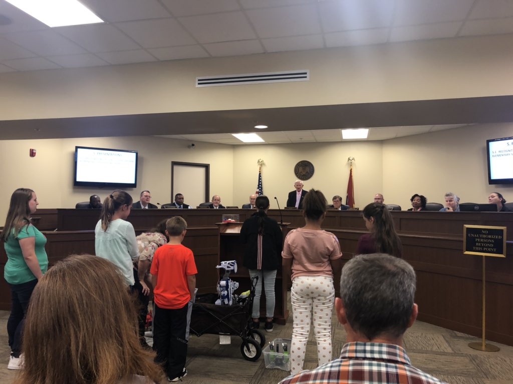 cjmarczak's tweet photo. The @JBESBears @Bionicbears present what they do for the @Columbia_TN Council Meeting #growmaury https://t.co/7XkkIYixIJ