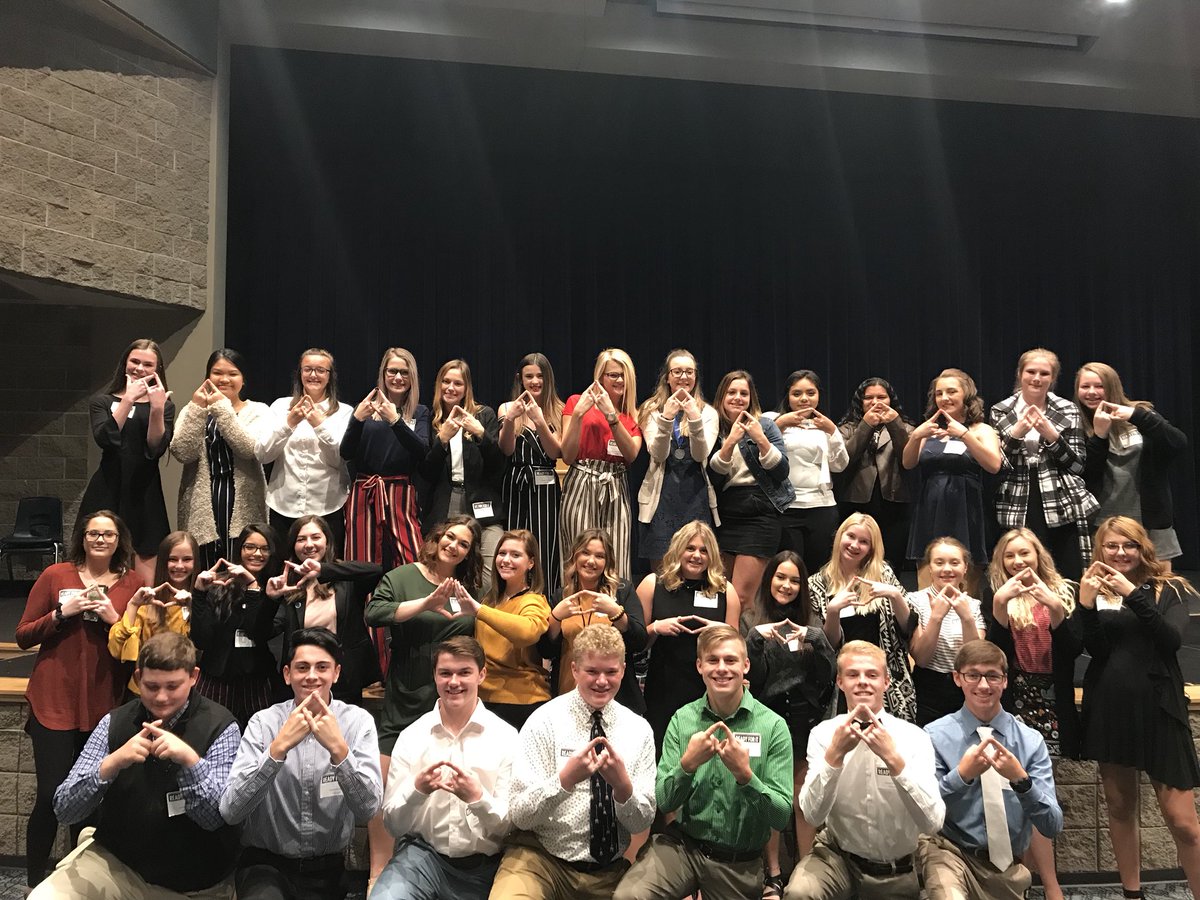 Thanks Rogers High School for hosting the NWA #DECA fall conference. Farmington had a great time learning more about business and DECA. Our very own, Claire Luther took home the 3rd place medal in business administration! <a href="/ArkansasDECA/">Arkansas DECA</a> #farmingtondeca #weARdeca