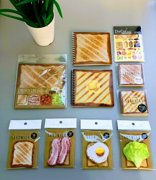 Cando キャンドゥ V Twitter 本物のサンドイッチみたいな文房具 具材を挟んで使っても楽しいよ キャンドゥ 100均 サンドイッチ デザインペーパー ブロックメモ スケッチブック 付箋 シール 文房具