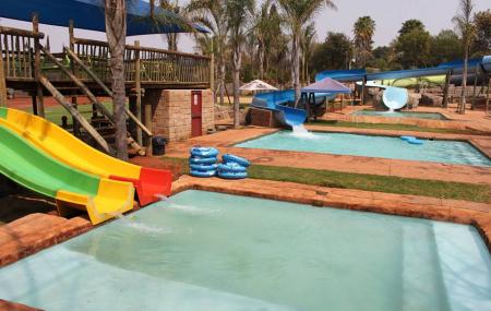 MatjiLerato's tweet photo. Polokwane – meaning ‘place of safety’ in Northern Sotho has a lot of family filled fun places. One of those places is Splash Polokwane. This is the best way to spend time with family at an affordable price.
#4theLoveOfSA
#Polokwane
#ENG2606
https://t.co/p8csxTxzqM https://t.co/BaZ9vzzR62
