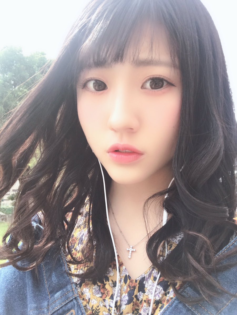 仲本愛美 まなまな Ar Twitter 髪巻きすぎた挙句バス間に合わんくて ダッシュしたら結局崩れた 仲本愛美 まなまな Ar Twitter 髪巻きすぎた挙句バス間に合わんくて ダッシュしたら結局崩れた