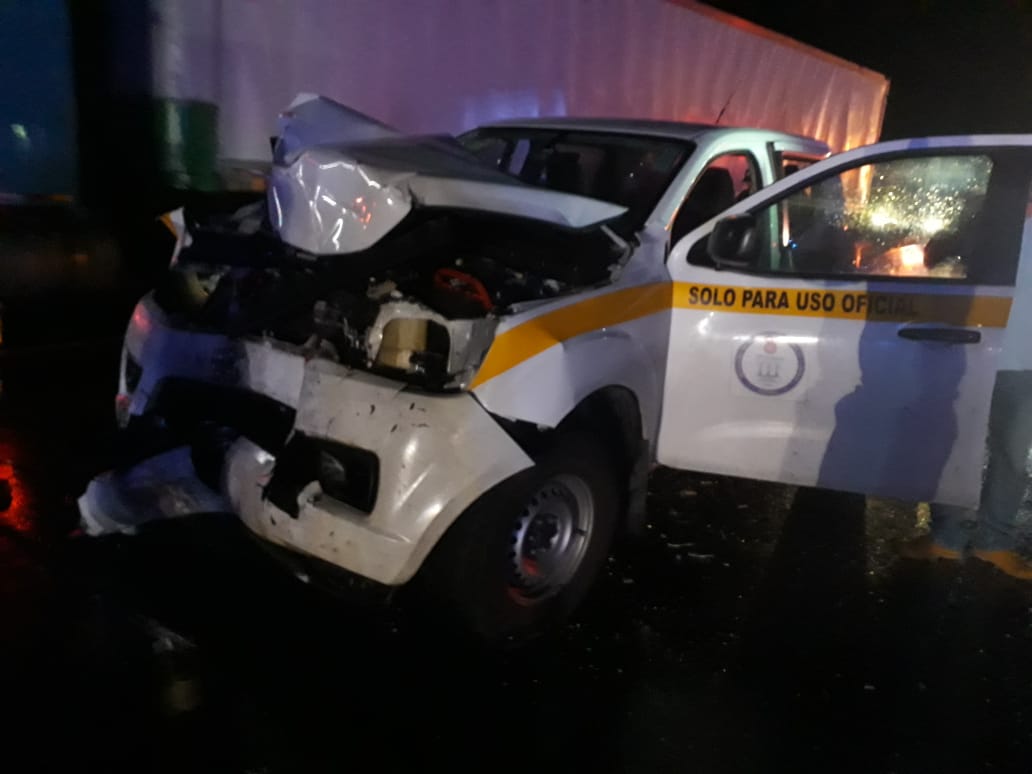 BCBRP's tweet photo. Triple colisión (2 Pick Up y 1 sedan) en Loma Brígida, La Chorrera. Hubo 3 heridos trasladados al #HNAS por #SAMERPTY y @SUME911 https://t.co/vPznw7L0GH