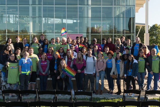 #UISedu students, faculty and staff shared their coming out stories or their reasons for being allies at the #NationalComingOutDay Closet Door on the Quad event this afternoon put on by @UISGSS. https://t.co/KWRH1JfgV9