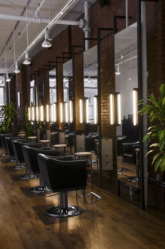 GrandMirrors's tweet image. Don't get left behind with the trend, upgrade your salon with our Lighted Mirrors. Choose from our wide variety made to measure mirrors and see your clients leave 5 stars the moment they step out of your salon 💯 photo via @suitecarolinesalon #salontrends
grandmirrors.com/?utm_source=so…