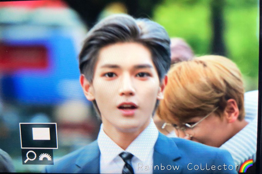 ————      preview      ————

Rainbow Collector🌈

——181012 KBS Music Bank——
#NCT
#taeyong
#태용
#NCT127