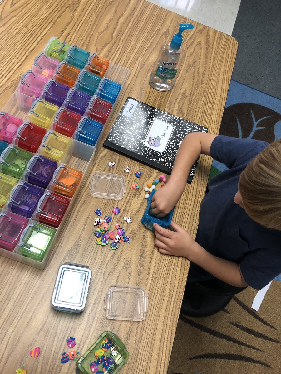 K_BPES's tweet photo. Little busy bees during math stations today! https://t.co/v0yOzhRx8x