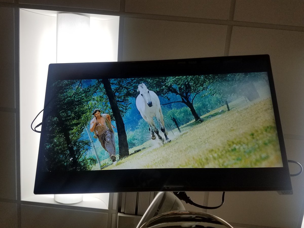 hibiscusblossom's tweet image. On dentist chair watching #Krishh is the best way to forget tooth pain. #HrithikRoshan