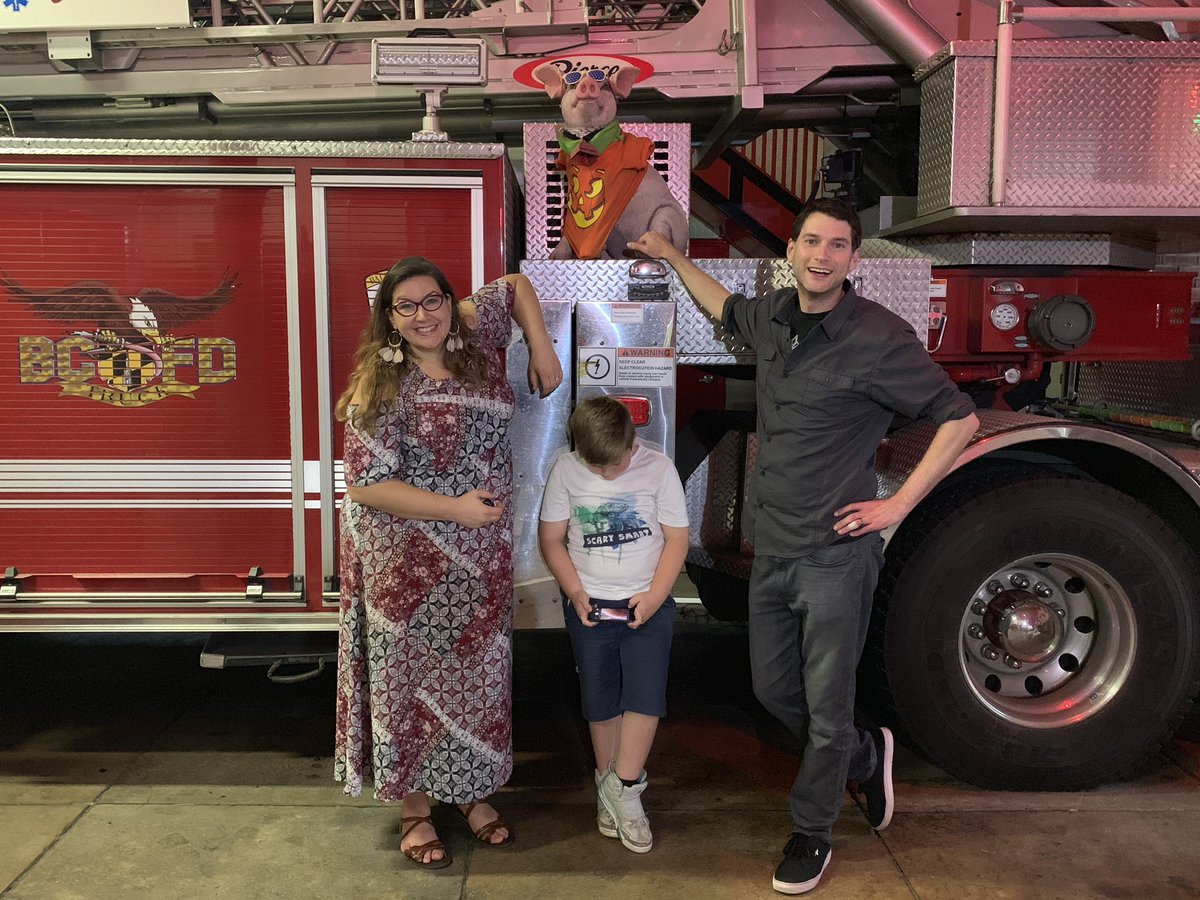 Mix1065FM's tweet photo. Tonight @ReaganWar and @bethany44 continued their amateur firefighting careers with #BCFD Engine 55, Truck 23, Medic 22! Thank you for the awesome hats. #Pigtown is lucky to have you! We hope you enjoyed your Gordon Ramsay @HorseshoeBmore dinner drop. β#firehogs π https://t.co/ukygFCUTya